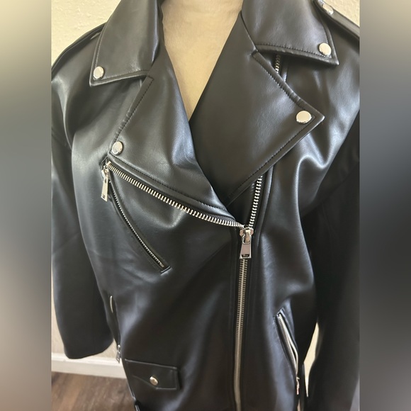 Women’s Zara, faux, leather, black jacket, front zip up sleeve zip, belt  size M - Picture 2 of 7
